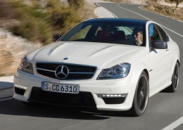 2012款奔驰C63 AMG Coupe轿车桌面壁纸