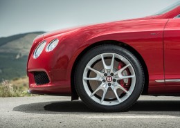 宾利欧陆GT V8 S汽车桌面壁纸