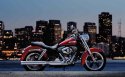 Harley-Davidson Dyna摩托桌面壁纸