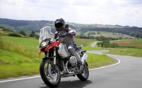 BMW宝马摩托车R 1200桌面壁纸