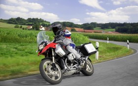 BMW宝马摩托车R 1200桌面壁纸