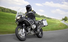 BMW宝马摩托车R 1200桌面壁纸