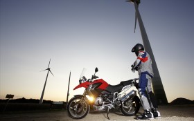 BMW宝马摩托车R 1200桌面壁纸