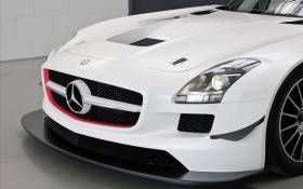 Mercedes-Benz奔驰 SLS AMG GT3桌面壁纸