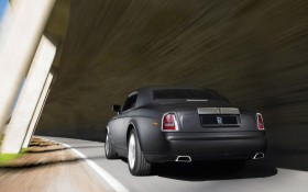 劳斯莱斯幻影轿车桌面壁纸（ROYCE-ROLLS Phantom）