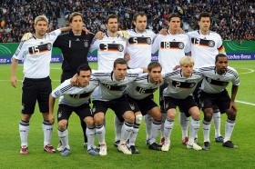 2010南非世界杯32强桌面壁纸