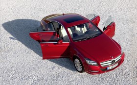 Mercedes Benz奔驰CLS550桌面壁纸