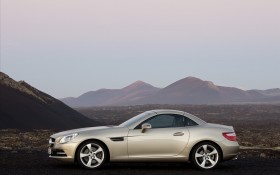 Mercedes Benz 奔驰  SLK Roadster桌面壁纸