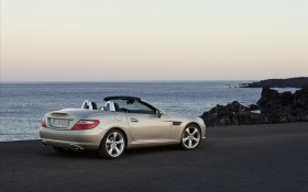 Mercedes Benz 奔驰  SLK Roadster桌面壁纸