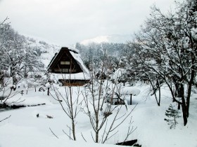 雪中小屋桌面桌面壁纸
