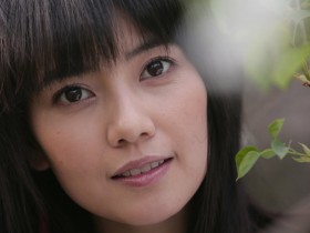 高圆圆靓丽桌面壁纸