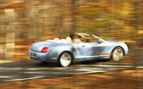 Continental GTC敞篷跑车桌面壁纸