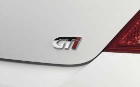 2011款标致308 GTi轿车桌面壁纸