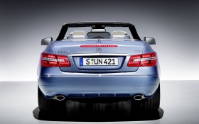 2011款奔驰E-Class Cabriolet跑车桌面壁纸