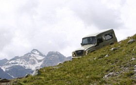 2009款Iveco Campagnola吉普桌面壁纸