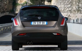 Lancia Delta 1.8 Di Turbo Jet轿车桌面壁纸