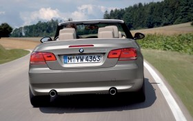 宝马335i Coupé跑车桌面壁纸