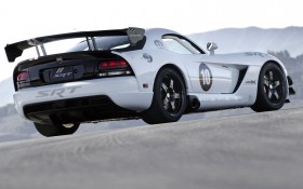 2010款道奇蝰蛇SRT10跑车桌面壁纸