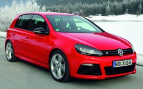 2010款大众Golf R轿车桌面壁纸