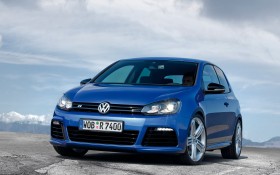 2010款大众Golf R轿车桌面壁纸