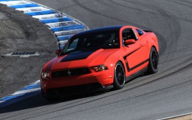 2012款福特野马 Boss 302跑车桌面壁纸