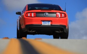 2012款福特野马 Boss 302跑车桌面壁纸