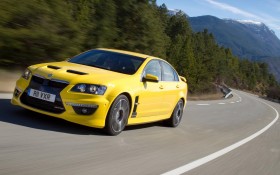 2011款Vauxhall VXR8跑车桌面壁纸