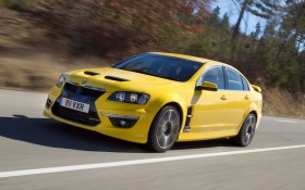 2011款Vauxhall VXR8跑车桌面壁纸