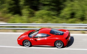2011款法拉利458 Italia跑车桌面壁纸