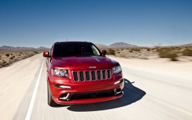 2012款Jeep大切诺基SRT8吉普桌面壁纸