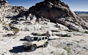 2011款Jeep牧马人Mojave吉普桌面壁纸