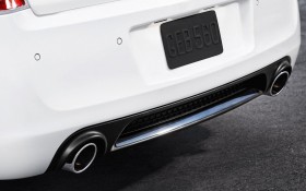 2012款克莱斯勒300c SRT8轿车桌面壁纸