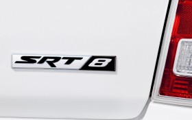 2012款克莱斯勒300c SRT8轿车桌面壁纸
