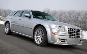 克莱斯勒300C SRT-8轿车桌面壁纸