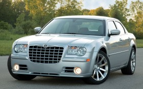 克莱斯勒300C SRT-8轿车桌面壁纸
