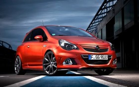 2011款欧宝Corsa OPC Nurburgring Edition轿车桌面壁纸