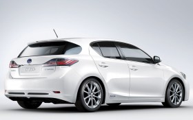 2011款雷克萨斯CT 200h轿车桌面壁纸