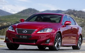2011款雷克萨斯IS 350 F Sport跑车桌面壁纸
