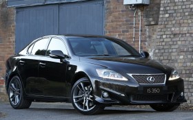 2011款雷克萨斯IS 350 F Sport跑车桌面壁纸