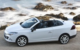 2011款雷诺梅甘娜Coupe-Cabriolet跑车桌面壁纸