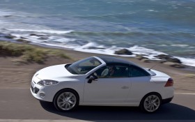 2011款雷诺梅甘娜Coupe-Cabriolet跑车桌面壁纸
