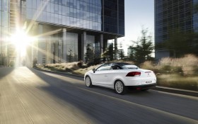 2011款雷诺梅甘娜Coupe-Cabriolet跑车桌面壁纸