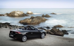 2011款雷诺梅甘娜Coupe-Cabriolet跑车桌面壁纸