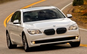 2011款宝马750Li跑车桌面壁纸