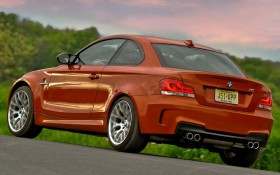 2011款宝马1-Series M Coupe US Version跑车桌面壁纸