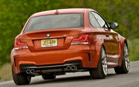 2011款宝马1-Series M Coupe US Version跑车桌面壁纸
