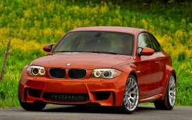 2011款宝马1-Series M Coupe US Version跑车桌面壁纸