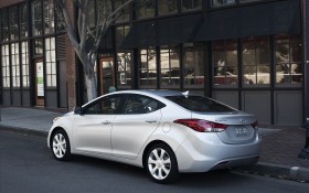 现代伊兰特 Hyundai Elantra 2012汽车桌面壁纸