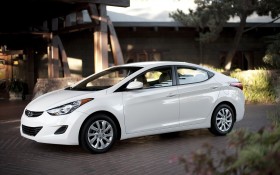 现代伊兰特 Hyundai Elantra 2012汽车桌面壁纸