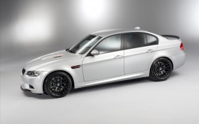 2012款宝马BMW M3 CRT特别版跑车桌面壁纸